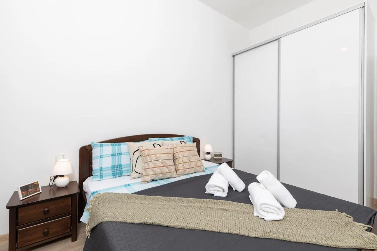 Palazzine Apartments Πούλα